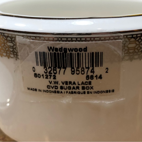 NEW Elegant Wedgwood Vera Wang, Platinum Vera Lace Covered Sugar Box - Picture 4 of 7